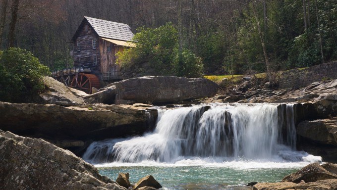 West Virginia May Sports Betting Handle Dips; Revenue Rises West Virginia May Sports Betting Handle Dips; Revenue Rises