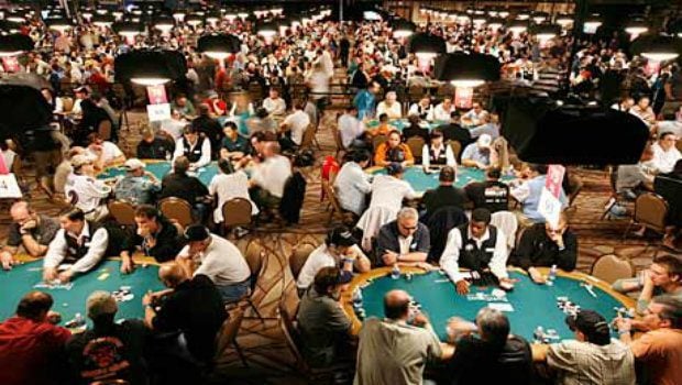 Single table tournament poker strategy games