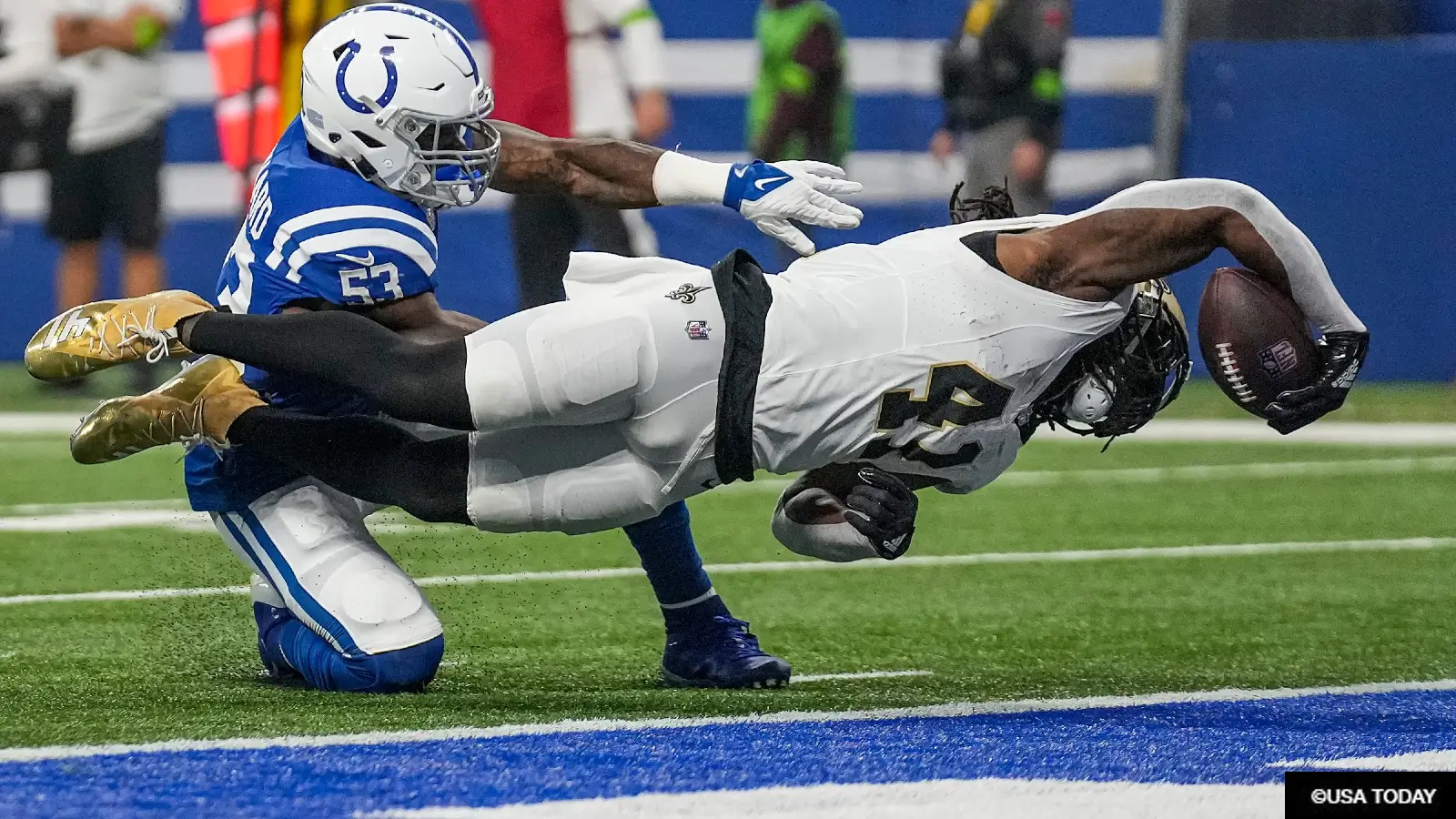 Best Alvin Kamara Fantasy Football Team Names Alvin Kamara dives for end zone