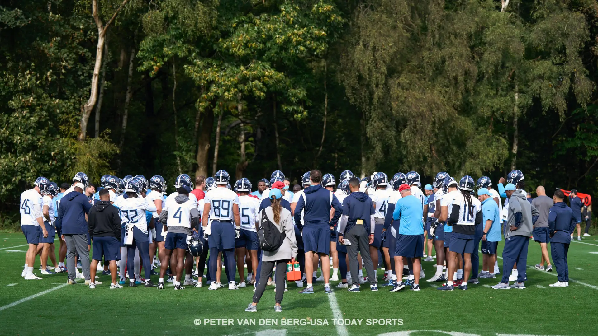 NFL Betting Guide Tennessee Titans huddle