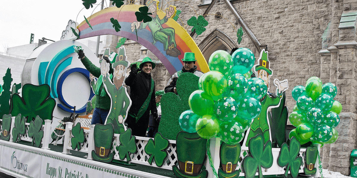 Invazie de trifoi și bonusuri: St Patrick la cazinourile online din România în 2026