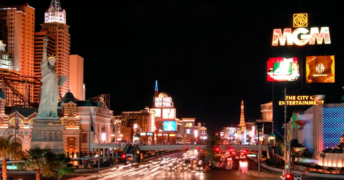 Casino News Roundup: MGM &amp; Caesars In All-Inclusive Battle On Las Vegas Strip