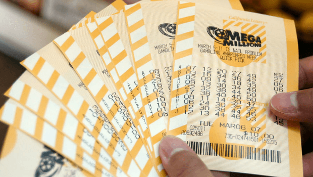 Mega Millions and Powerball Both Top $400m for Next Draws Mega Millions and Powerball Both Top $400m for Next Draws