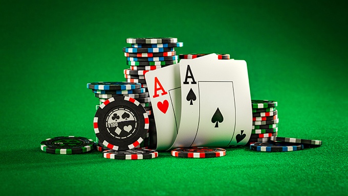 What Is The Difference Between Omaha And Texas Hold Em