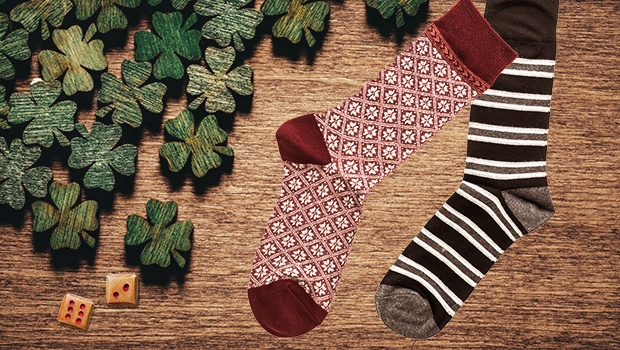 Zwei verschiedene Socken