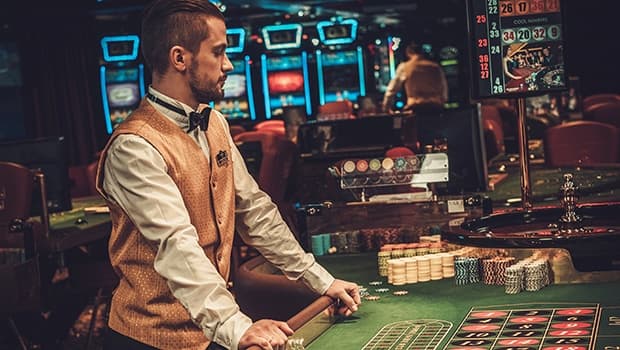 Croupier im Casino