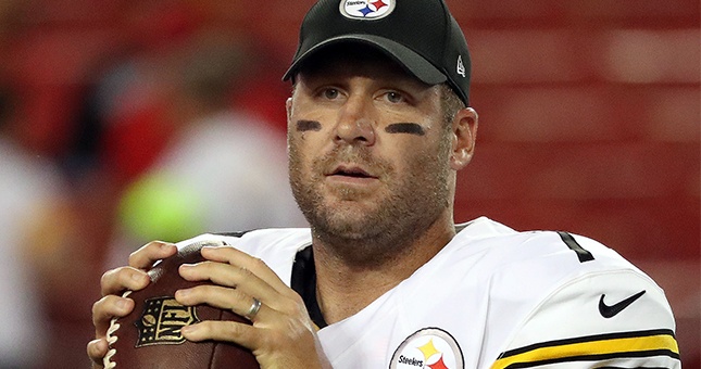 Pittsburgh Steelers quarterback Ben Roethlisberger (7) works out prior to the game at Raymond James Stadium.