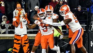 5 Hot College Football Teams You Should Bet in Week 12
