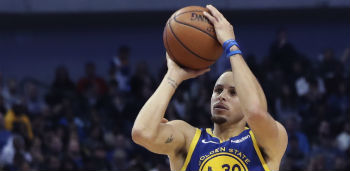 Leonard and Curry Surge as Dark-Horse NBA MVP Betting Picks