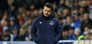 Howe Favourite for Everton Job After Silva Backed for Exit