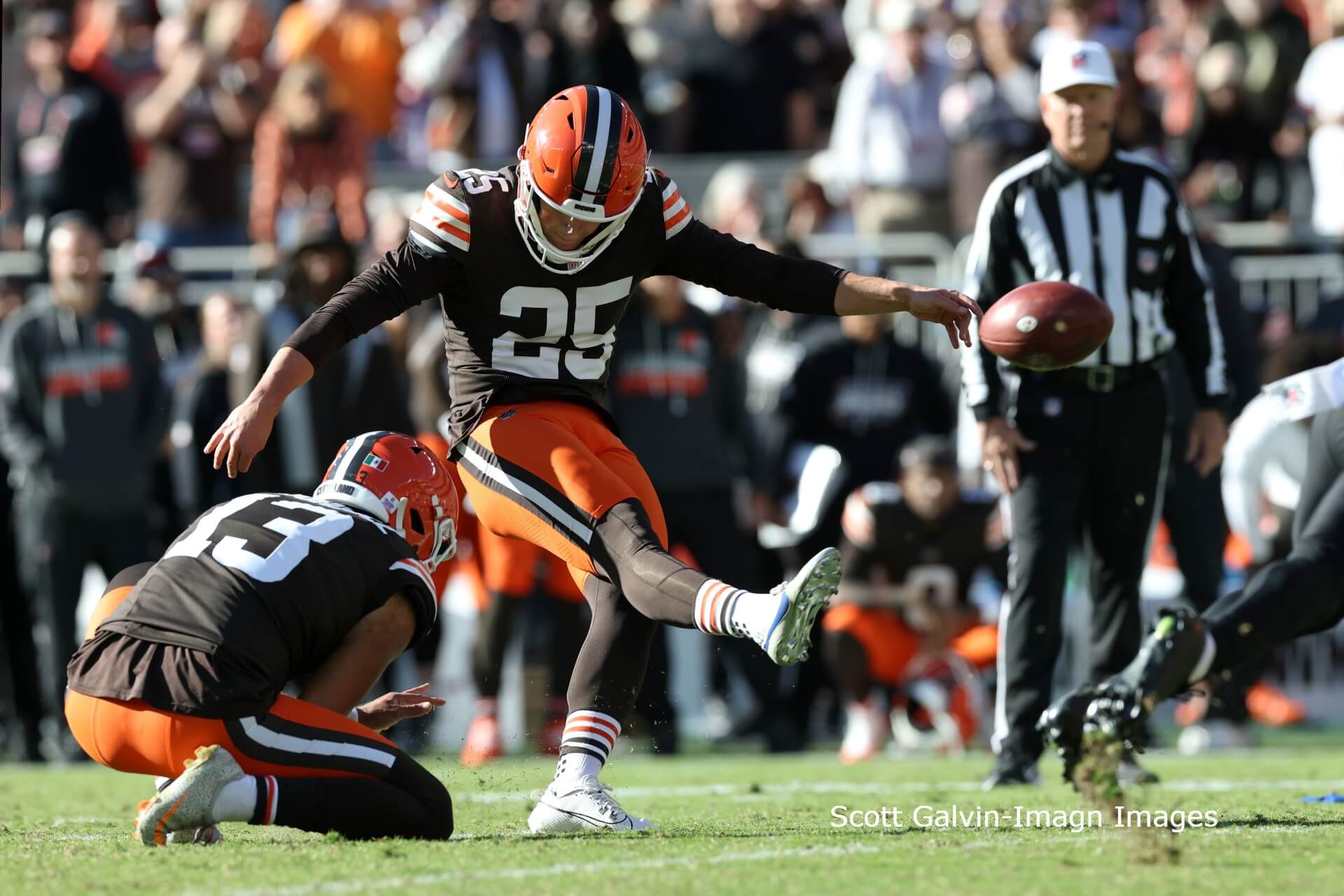 Browns Stun Ravens, Take Control of First Place
