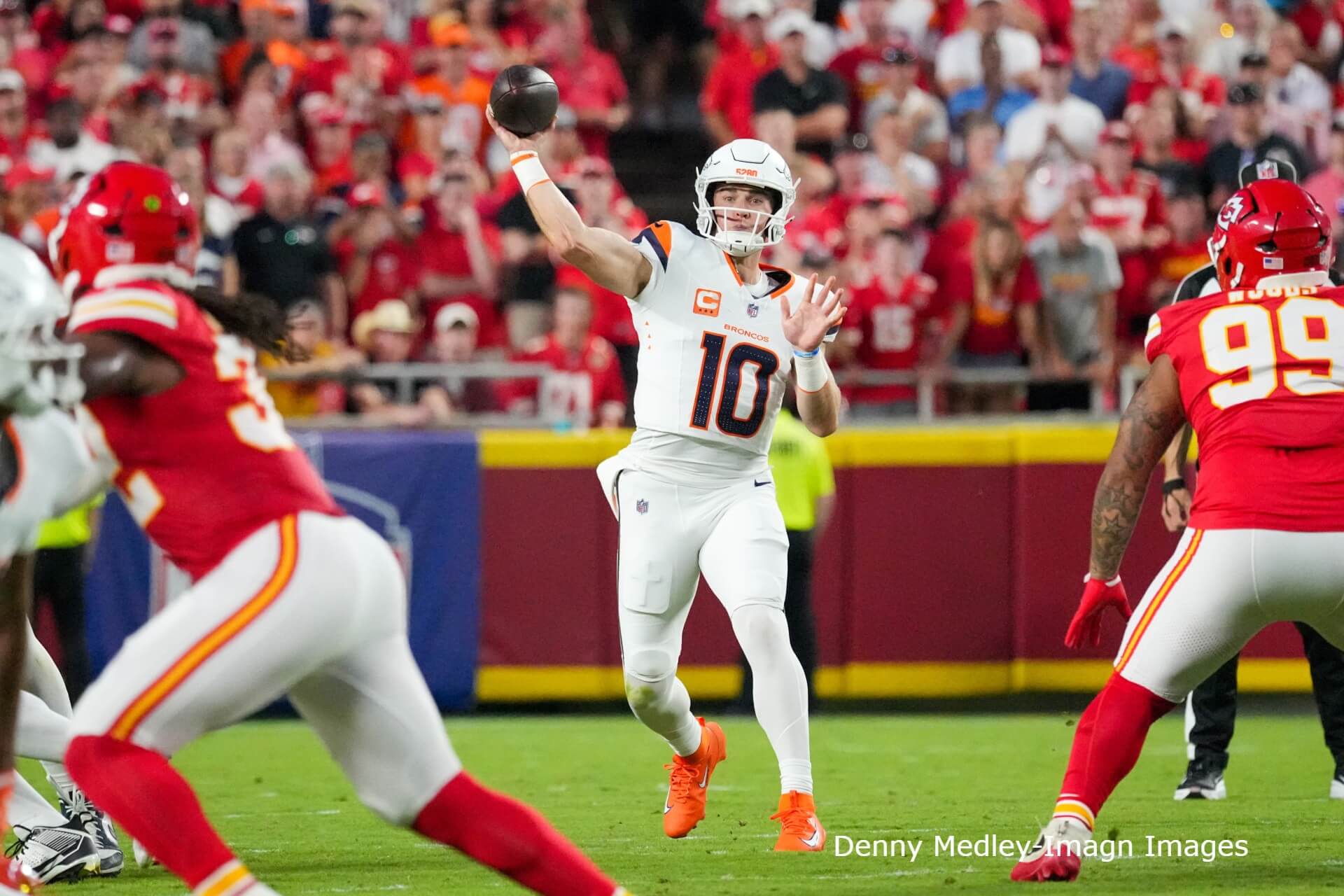 Broncos Host Chiefs With First Place in the AFC West on the Line