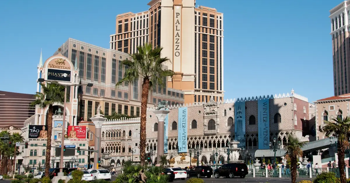 Casino News Roundup: Las Vegas Tourism Slump & CFTC Backs Prediction Markets