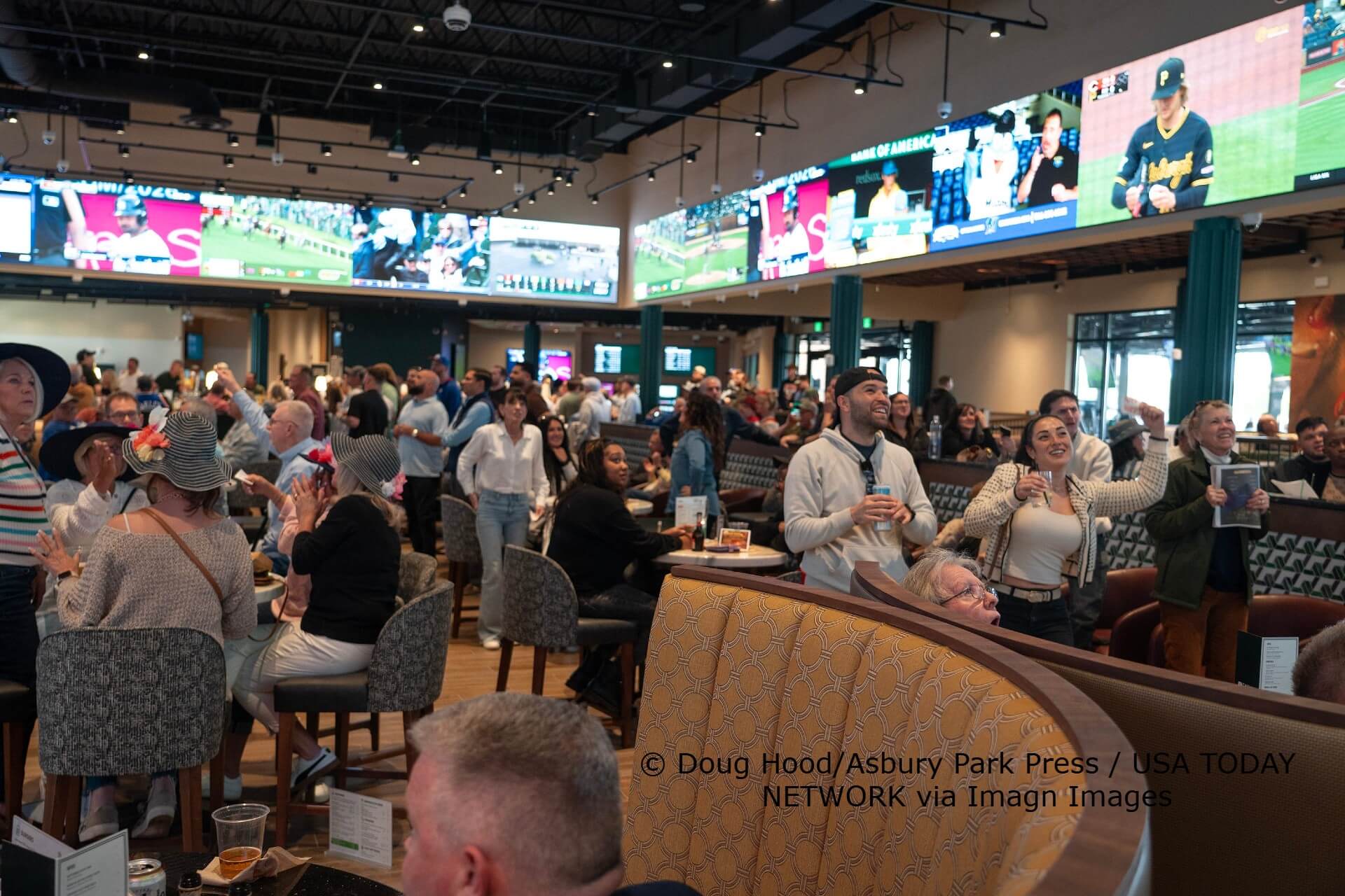 Illinois Wagering Volume Keeps Sliding as Sportsbooks Hold Stead