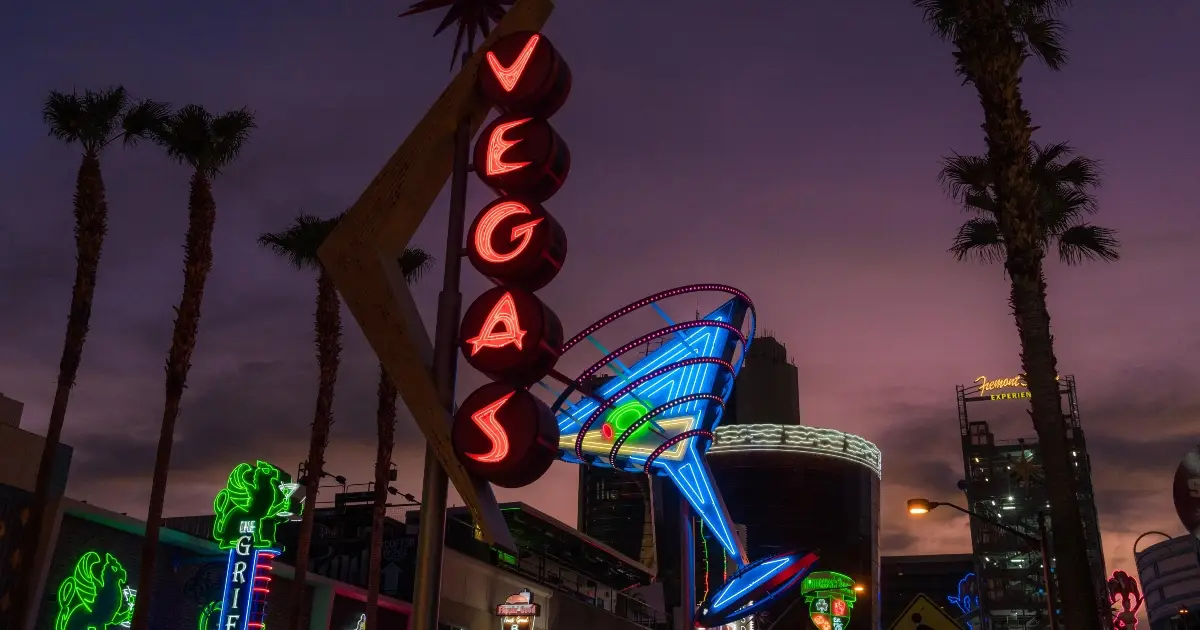 Casino News Roundup: Las Vegas All-Inclusive Push &amp; White House Bets Warning