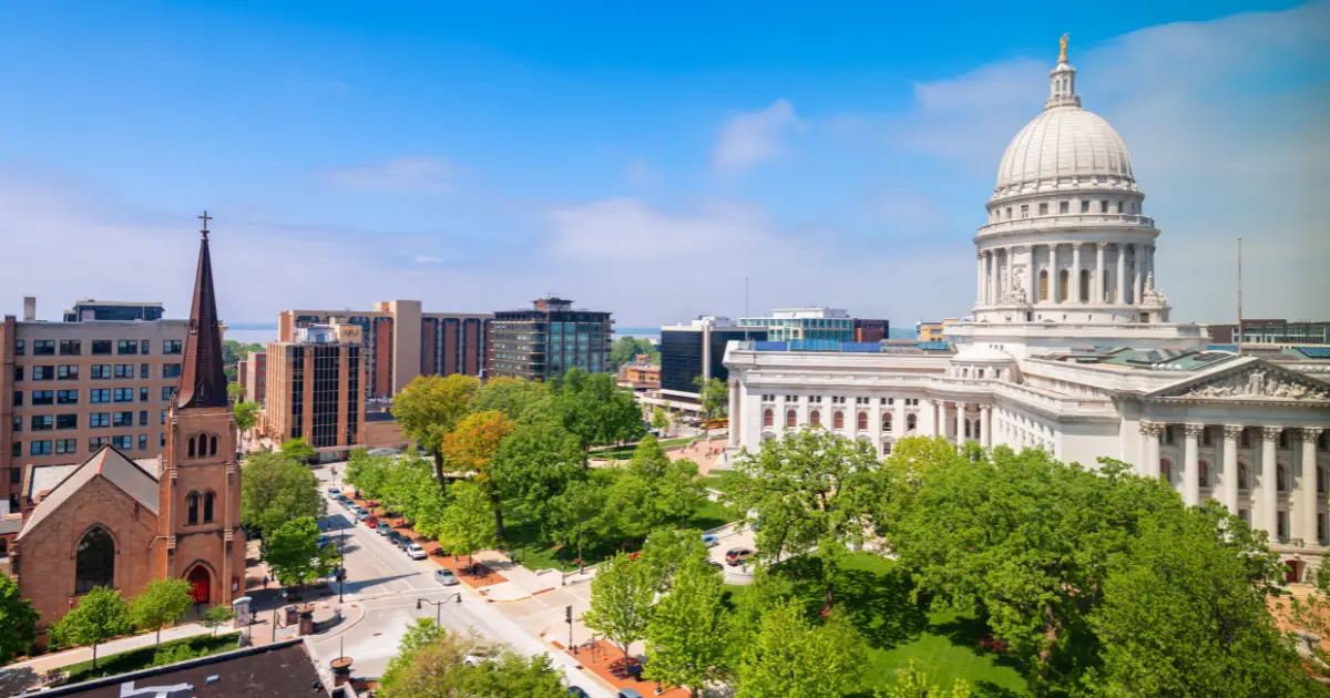 Wisconsin Lawmakers Advance Bipartisan Bill To Legalize Online Sports Betting