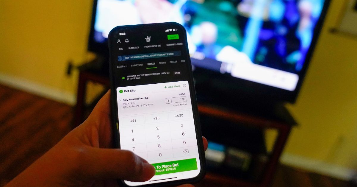 Point Spread Explained: What Does Spread in Sports Betting Mean?